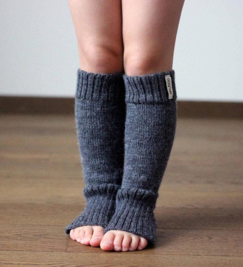 Alpaca Footed Leg Warmers in Charcoal Gray| ekuboo
