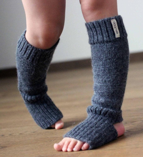 Alpaca Footed Leg Warmers in Charcoal Gray| ekuboo