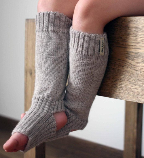 Alpaca Footed Leg Warmers in Charcoal Gray| ekuboo