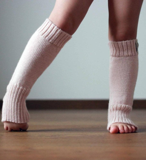 Alpaca Footed Leg Warmers in Charcoal Gray| ekuboo