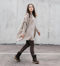 Women’s Oversized Baby Alpaca Tunic Sweater – Beige | Cable Knit Sleeves