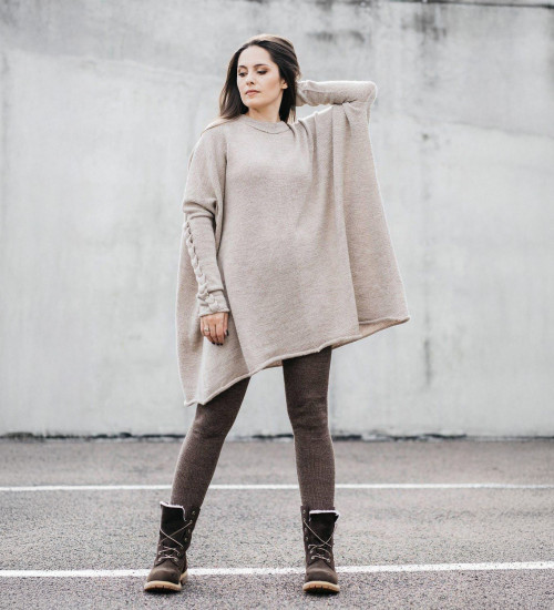 Women’s Oversized Baby Alpaca Tunic Sweater – Beige | Cable Knit Sleeves