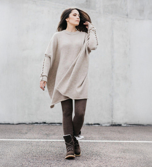 Women’s Oversized Baby Alpaca Tunic Sweater – Beige | Cable Knit Sleeves
